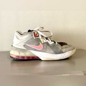 Nike LeBron 18 Low Bugs vs Marvin Space Jam Shoes Youth Sz 7 White Black Trainer